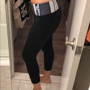 Lululemon size 6 cropped leggings